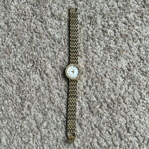 Majestron women’s vintage‎ gold bracelet watch measurements shown